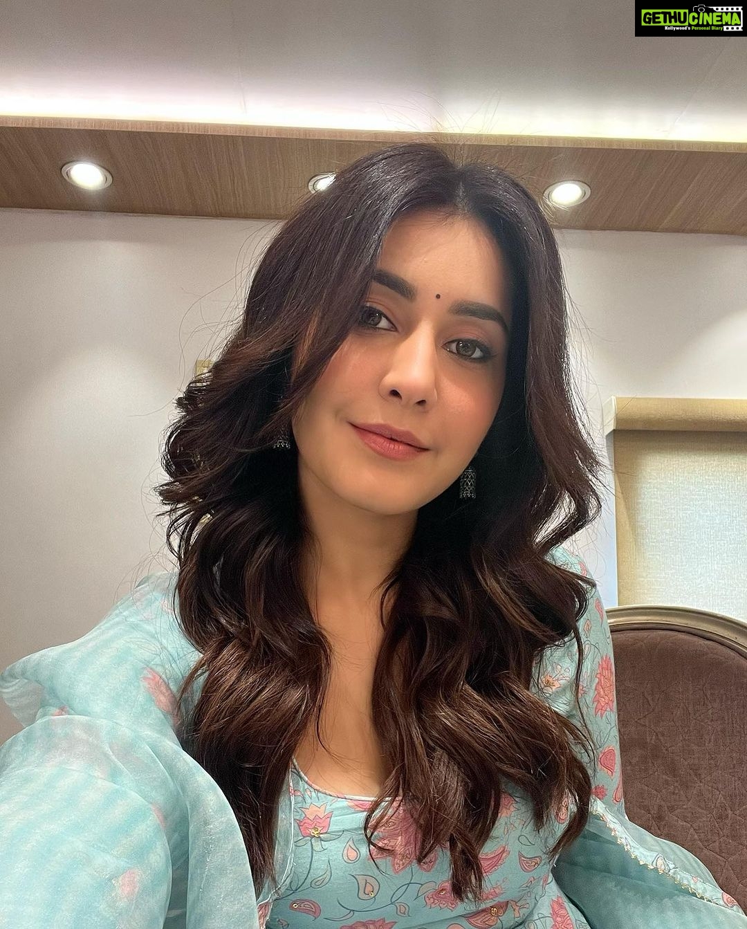 Raashi Khanna Instagram - Desi today 🩵