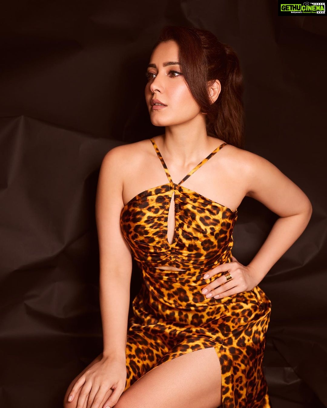 Raashi Khanna Instagram - Channeling the wild side, leopard style..! 😉