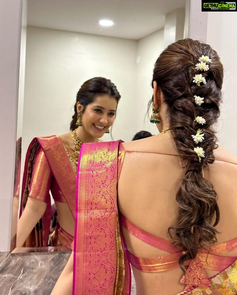 Raashi Khanna Instagram - Mumma says these look like picture references for a matrimony website. Agree? 🤪