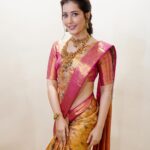 Raashi Khanna Instagram - Mumma says these look like picture references for a matrimony website. Agree? 🤪