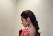 Raashi Khanna Instagram - Mumma says these look like picture references for a matrimony website. Agree? 🤪