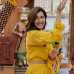 Raashi Khanna Instagram - Happy feet, happy heart 💛 #traveldiaries 📸 @rolandhaddad_