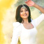 Rachana Inder Instagram - Team💛 @rainbow_photography_official @mousumidebnath9006 @deepikamakeupandhair @artistry_by_pushpa @thesparklesstudio ♥️