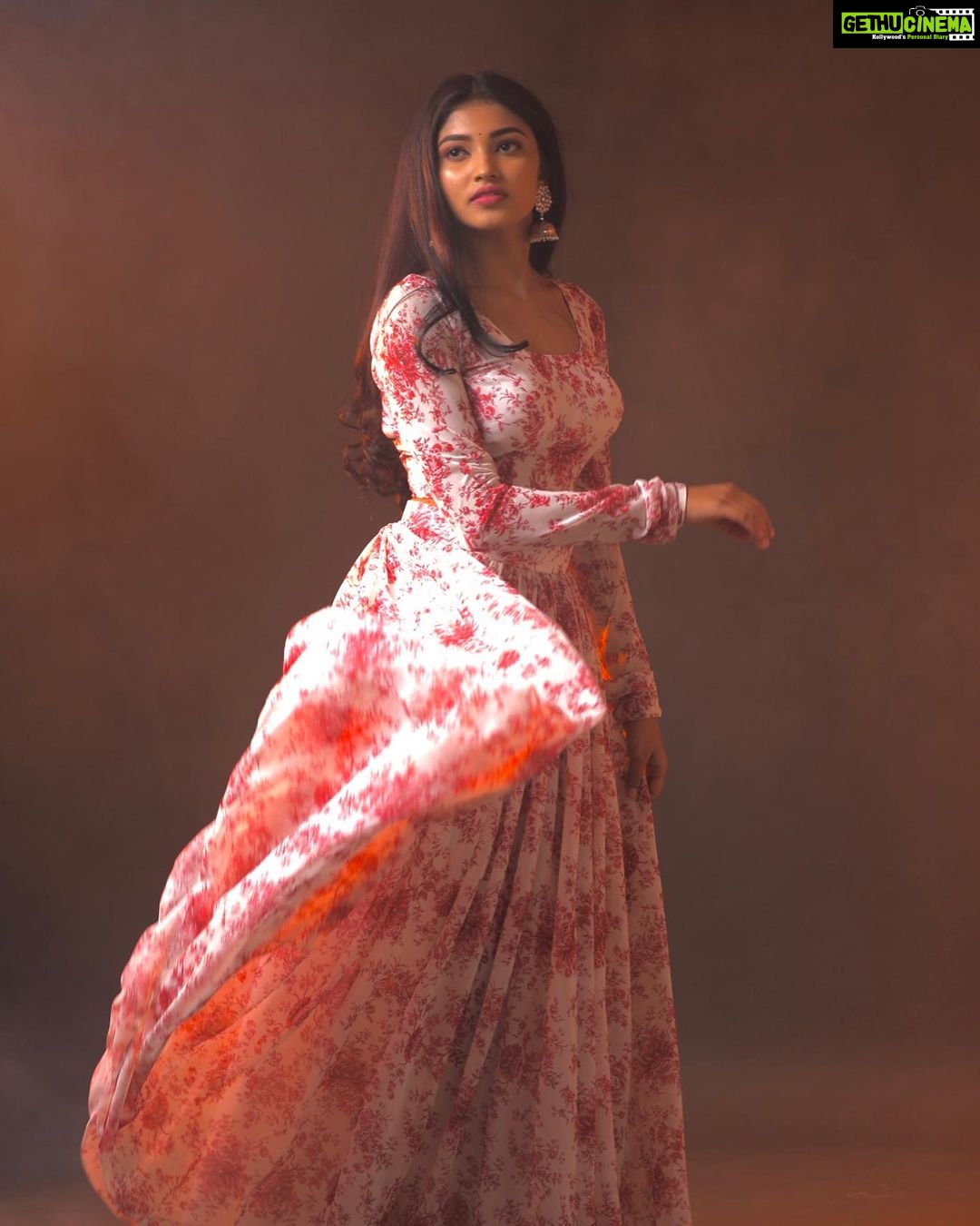 Rachana Inder Instagram - Here are some of my favourite traditional looks since last September, which are yours?