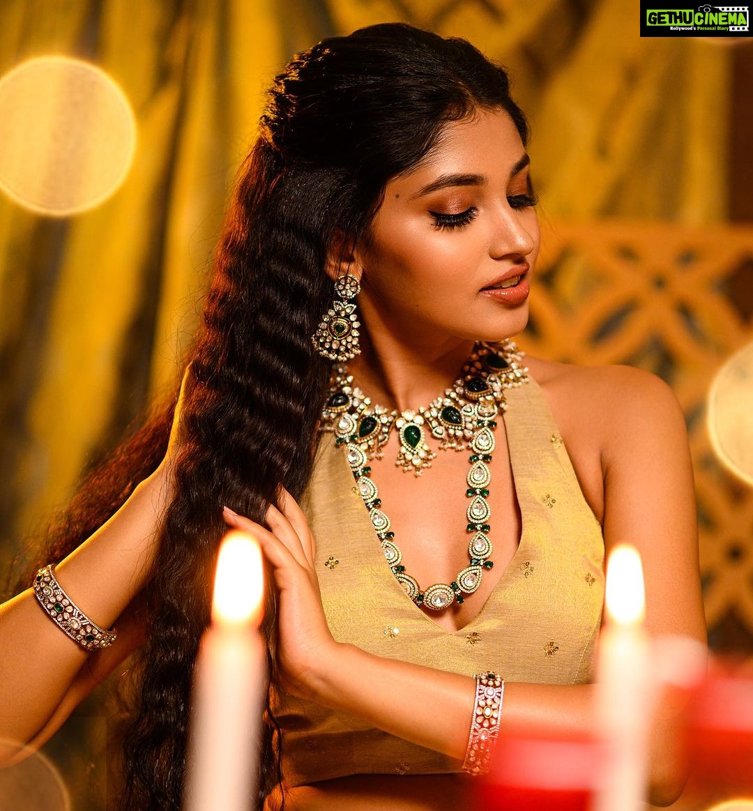 Rachana Inder Instagram - Me everytime I sit to write something 💤 Last shoot with my long hair! 🥺 @makeover_with_sara @bimba.makeovermysore @chidu.ln_portraits 👏🏻 @desilverstudioblr @sandhyakiranreddy_official