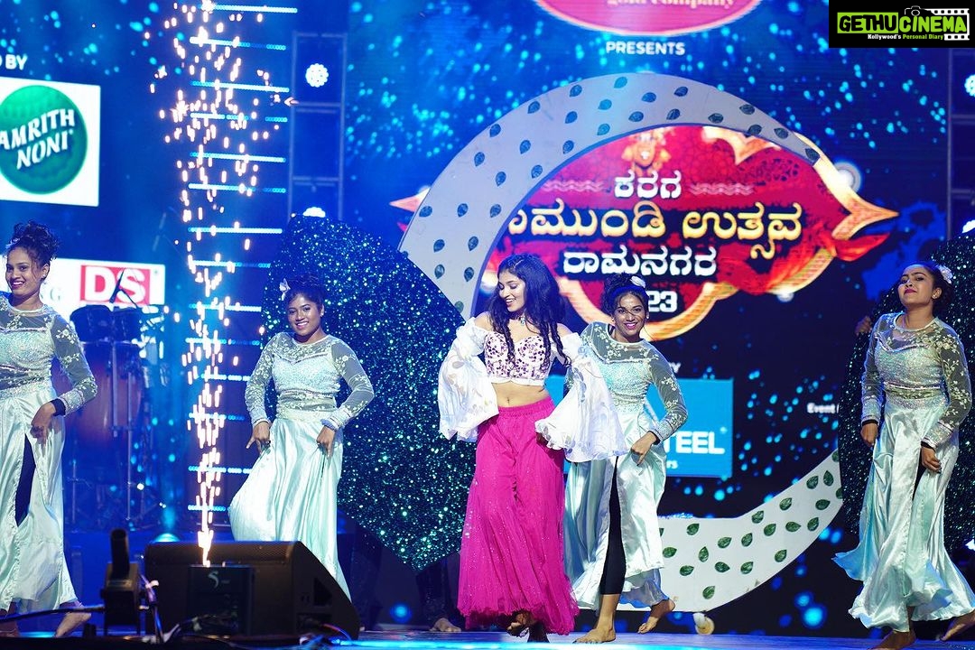 Rachana Inder Instagram - Ramanagara ♥️ First live performance and it was in front of almost 10k people, amazing! Pretty pretty outfit by @laxmikrishnaofficial 🤗 pc: @acchu_photography_official 📸🥳 #rachanainder