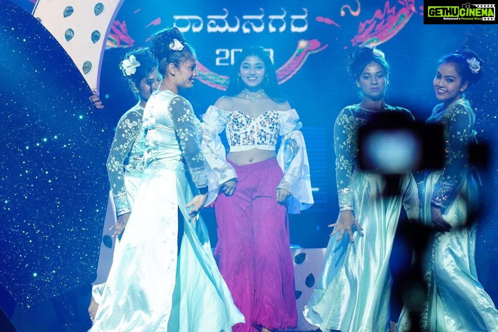 Rachana Inder Instagram - Ramanagara ♥️ First live performance and it was in front of almost 10k people, amazing! Pretty pretty outfit by @laxmikrishnaofficial 🤗 pc: @acchu_photography_official 📸🥳 #rachanainder