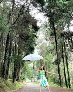 Rachana Inder Instagram - #tbt a year ago. Not my brother and I waking up early to checkout this beautiful place and hear stories of how it was apparently haunted👻. We didn’t doubt them for a second, it was enchanted ✨🫠
 #rachanainder