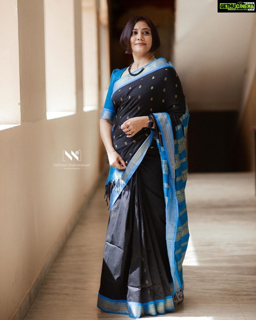 Rachana Narayanankutty Instagram - Isn’t this exclusive? Naaahhh… more coming soon for dear Subscribers 🖤💙 PC @nithinnarayanan_ Grading @athuloffi #rachananarayanankutty #newsubscribers #subscribe