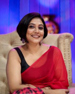 Rachana Narayanankutty Instagram - No…. I DON’T HAVE A DIMPLE!!! 🫣🤷🏻‍♀️🫢😬 
MUA @amal_ajithkumar 
#rachananarayanankutty #funsuponatime