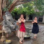 Rachana Narayanankutty Instagram - Gauri Puthram Vinayakam🤍🙏🏼Dancing in praise of HIM is always a path to know the self!!! No wonder @ishahomeschool students have HIS presence in their Gnana Shala @isha.foundation @sadhguru #ishafoundation #rachananarayanankutty Dancing with me is @sanchali_salil, student of @srishtibyrachana 🤍🙏🏼