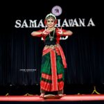 Rachana Narayanankutty Instagram - Kuchipudi Nattuvamela by @rachananarayanankutty ♥️💫 Location : Samabhavana Fest, RLV College of Fine Arts, Tripunithura Captured by : @aanand_narayan Retouch : @adarsh.k.s @indian_classical_dancers_2021 @bhavaragam @dancephotography____ @kerala_classical_dance @chilanga___lover #rachananarayanankutty #kuchipudi #classicaldance #dancersoninstagram #dancelover #dancephotography #indianart #artistsoninstagram #dancer #actress #mollywood #malayali RLV College of Music and Fine Arts