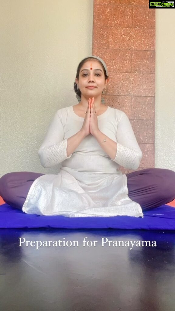 Rachana Narayanankutty Instagram - Namasthe 🙏🏼 If you want to start the physical Yogic practices, here it starts. The information which I pass here is exclusively designed by myself through my learnings and practices that I follow. If you find it helpful you can follow it. This is the very first step that I do before doing Pranayama exercises. Setting yourself into the right mindset is very important for your mental, physical, emotional and spiritual health and development. NB : This content is exclusively for Subscribers. Copying this video and sharing in any other platform would be claimed under copyright law. #rachananarayanankutty #yogiclife #yogicpractices #yoga