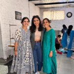 Radhika Apte Instagram – Always makes me so happy to visit @purkalstreeshakti ♥️ Thank you for having me again and for the beautiful baby quilt #notmybaby #lumilicious 

#supportsmallbusiness #woemnempowerment #beautifulquilts #handwoven