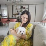 Radhika Madan Instagram – Bombay ki baarish, ghar ki adrak waali chai aur sukoon.♥️🐶