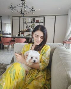 Radhika Madan Instagram - Bombay ki baarish, ghar ki adrak waali chai aur sukoon.♥️🐶