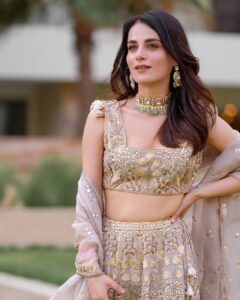 Radhika Madan Instagram - Sharara shararaaa!👯‍♀️