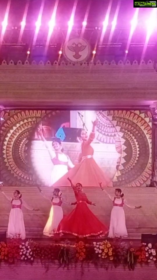 Radhika Narayan Instagram - Stage, dance and the fun cover ups.. #biffes2023 #inauguration Vidhan Soudha State Legislative Assembly Building Bangulore