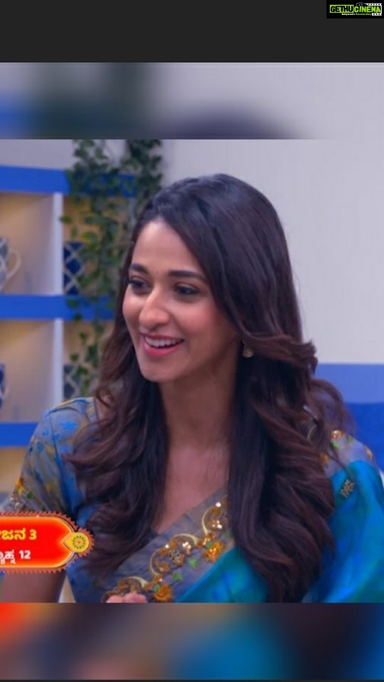 Radhika Narayan Instagram - Cooking is an art and it's so much fun being a part of @bombaatbhojana with master artist @sihikahichandru sir. Watch the episode tomorrow at 12noon on @starsuvarna