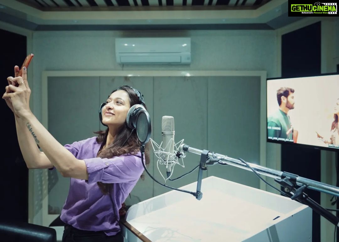Radhika Narayan Instagram - Dubbing for Edagaiye Apaghatakke Karana ... Love the process ❤️ #my12thfilm @samarth_kadkol @gurudatha_ganiga @diganthmanchale @abhimanyu_sadanandan PC: @jtprateek