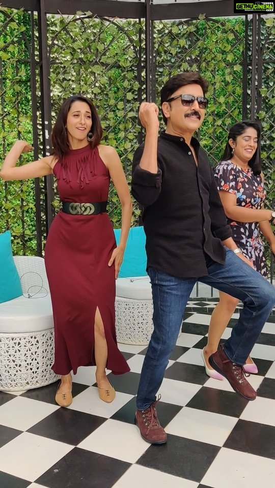 Radhika Narayan Instagram - "Twinkle Twinkle" with the man himself! @ramesh.aravind.official @akashsrivatsa @anupgowdaproducer #ShivajiSurathkal2 #april14th The Destino 4.0