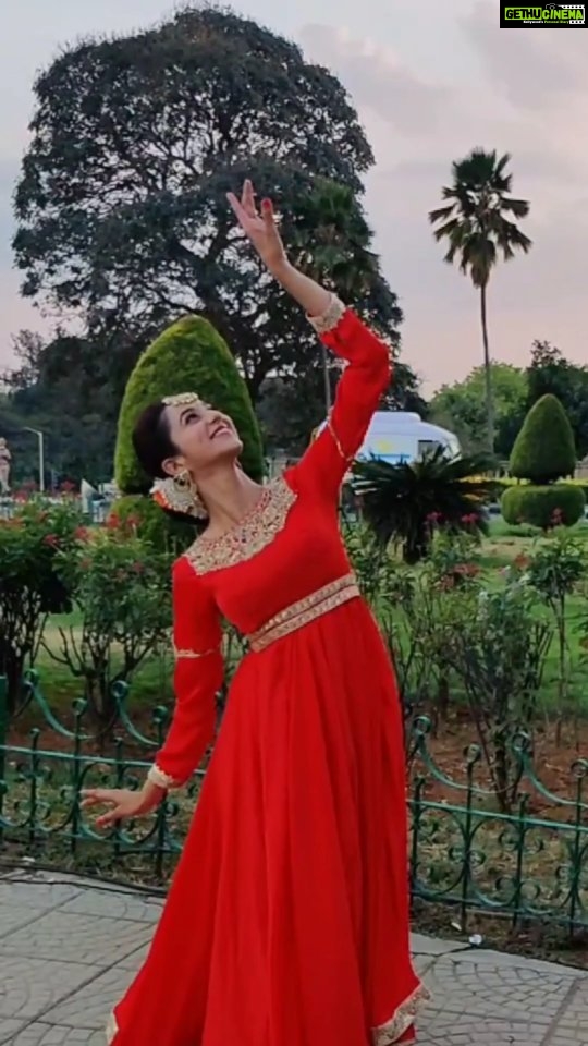 Radhika Narayan Instagram - This part of my life is called - Joy! #aromale VC: @shivugowda2011 Wardrobe: @rajeshshetty.official Vidhana Soudha, Bangaluru