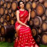 Radhika Narayan Instagram – It’s a never-ending love story! #sareelove 

Saree : @sankalpa_angadi
Styling and Concept : @sahanastylediary 
@sahanasvishwanath
MUA : 
@makeovers_sudhanatesh
Blouse : @srilakshmi_fashion_mangalore
Photography : @vikasphotofactory 
Location : @babysdayoutstudio