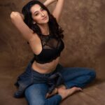 Radhika Narayan Instagram - Lazy and waiting for the weekend already! Are you? PC: @atanu.photographyy Make up: @indiravisage