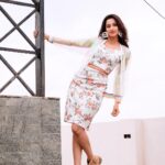 Radhika Narayan Instagram - This is how I keep my ears in shape.. 😉 Wardrobe: @laxmikrishnaofficial Photography: @vikasphotofactory