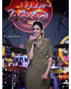 Radhika Narayan Instagram - Throwback to the amazing experience performing on stage for Yuva Dasara 2022!! Performing to this huge electrifying crowd in Mysore, a city I grew up in, will always be special!! ❤️
Much love,
RN

@bhuvanamentertainment 
@energiedancecrew_official 
@laxmikrishnaofficial
