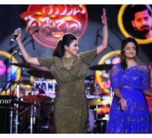 Radhika Narayan Instagram - Throwback to the amazing experience performing on stage for Yuva Dasara 2022!! Performing to this huge electrifying crowd in Mysore, a city I grew up in, will always be special!! ❤️ Much love, RN @bhuvanamentertainment @energiedancecrew_official @laxmikrishnaofficial