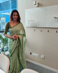Radhika Narayan Instagram - With love,
PC: @meghanagaonkar ❤️
Wardrobe: Mum's ❤️

#selfmade