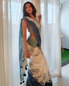 Radhika Narayan Instagram - "Caged and framed" could look like😍..

Saree: @chhapa_gj8
Blouse design: @laxmikrishnaofficial