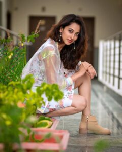Radhika Narayan Instagram - Well... just a perfect combination of amazing weather, pretty outfit and loads of confidence! 
Wardrobe: @laxmikrishnaofficial 
PC: @vikasphotofactory