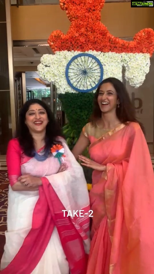 Radhika Narayan Instagram - Blooper alert: So much fun shooting this with @gopalaswamylakshmi 😃 Shangri-La Bengaluru