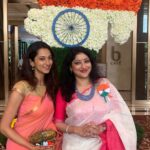 Radhika Narayan Instagram - Wishing everyone a very happy Independence Day! Freedom!! …The most valuable blessing one can have .while gaining freedom depends on our outer circumstance , a lot is to gain freedom within!! When with a dear friends even bloopers add to the cherished memories.watch all😅#Independence Day #freedom #friendship#actress#southinduanfilmindustry#ikshafoundation#linen#buarath#greetings