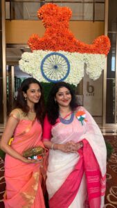 Radhika Narayan Instagram - Wishing everyone a very happy Independence Day! Freedom!! …The most valuable blessing one can have .while gaining freedom depends on our outer circumstance , a lot is to gain freedom within!! When with a dear friends even bloopers add to the cherished memories.watch all😅#Independence Day #freedom #friendship#actress#southinduanfilmindustry#ikshafoundation#linen#buarath#greetings