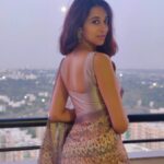 Radhika Narayan Instagram – Shades of her!  #sareelove

#pranamemoirs