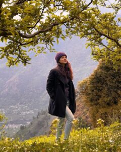 Radhika Narayan Instagram - Colour therapy! 💚 PC: @abhimanyu_sadanandan #green #nature #himachal Naggar Himachal