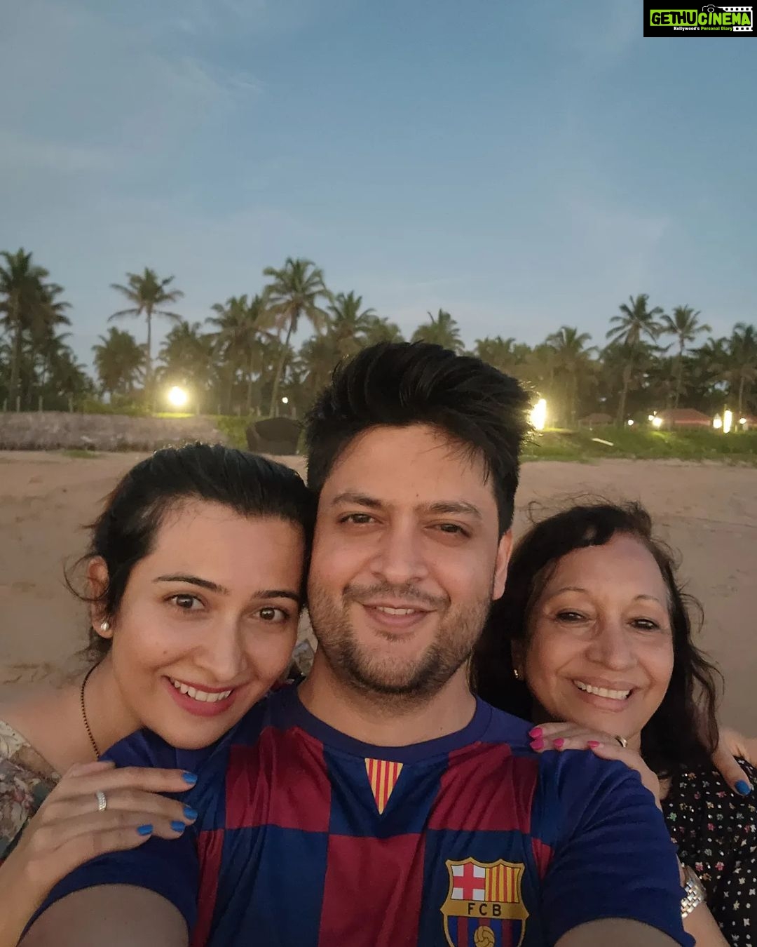 Radhika Pandit Instagram - Though I've not been able to tie a Rakhi since years now.. the love and care which comes with it has remained intact since the time u came into my life. Love u lil brother.. always! ❤️ @gourangpandit P.S: it's still Raksha Bandhan day in Chicago 😜
