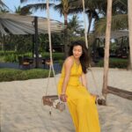 Radhika Pandit Instagram - "It don't mean a thing if it ain't got the swing" 😜- Duke Ellington Happy Sunday everyone!! #radhikapandit #nimmaRP