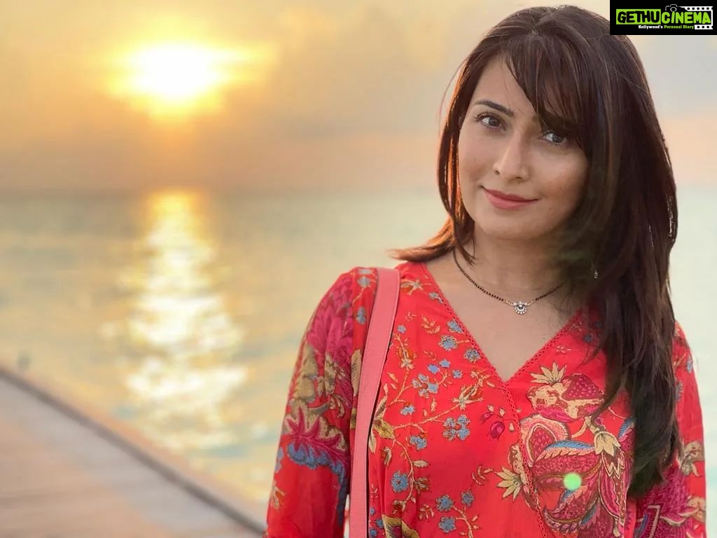 Radhika Pandit Instagram - A lil bit of sunshine in my pocket! 🌟 #radhikapandit #nimmaRP