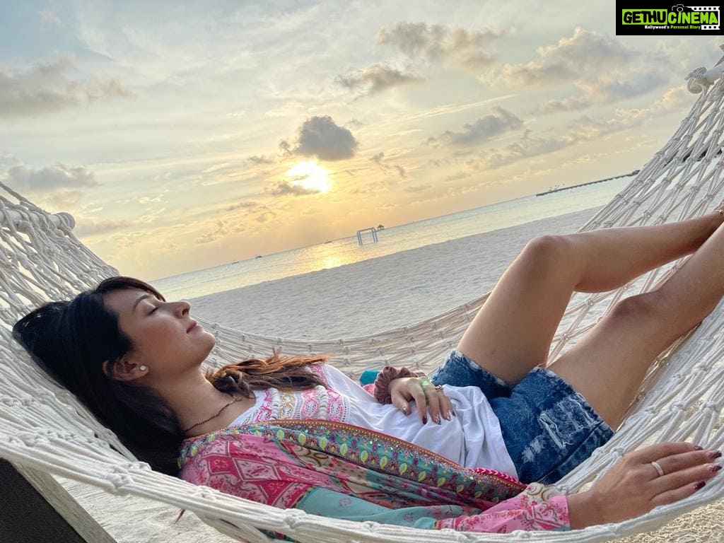 Radhika Pandit Instagram - Hoping this year is just like how I am feeling in this pic.. calm, beautiful, bright, satisfying happy and magical 🌟 #radhikapandit #nimmaRP