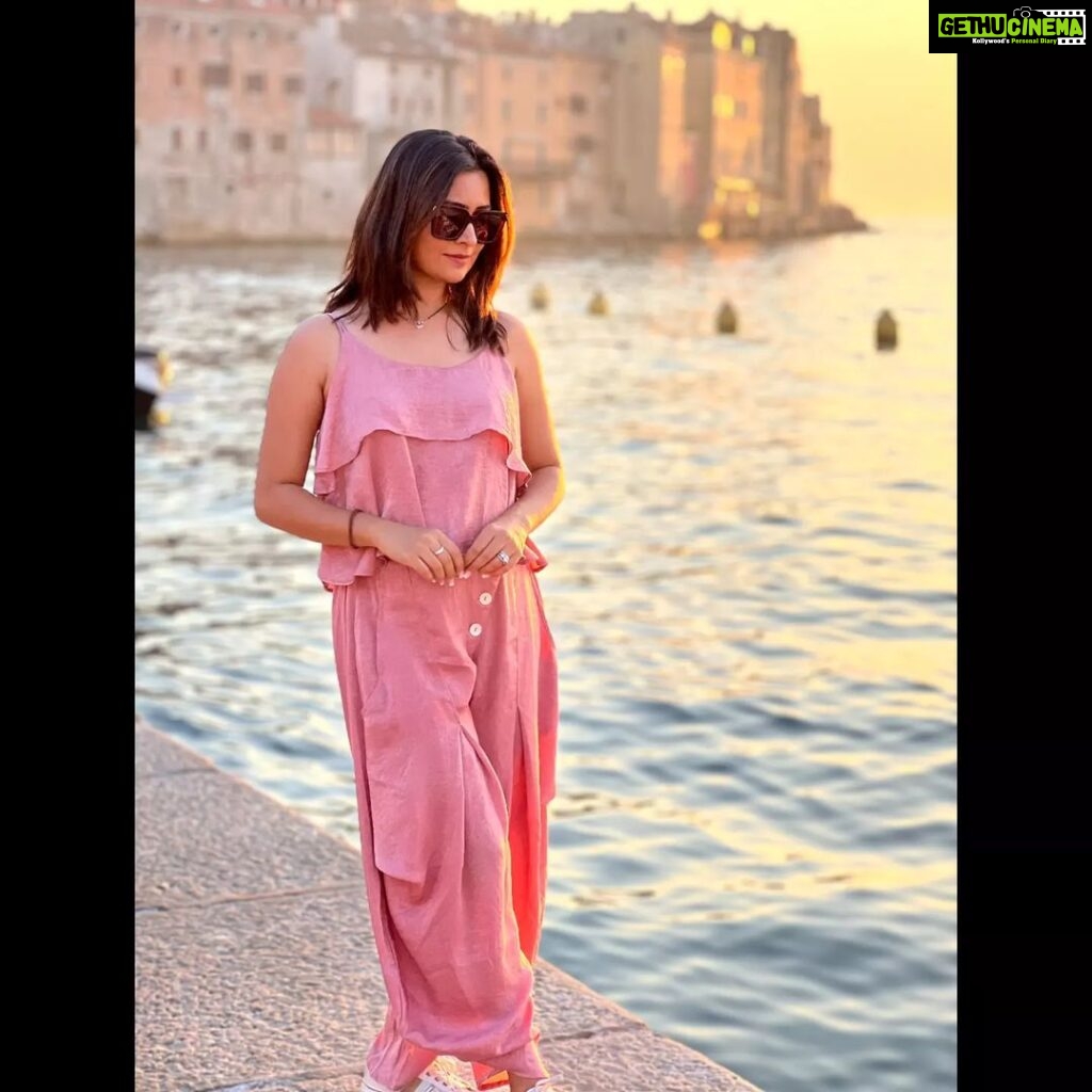 Radhika Pandit Instagram - This old town has our ❤️ Did someone say Italy? Nope, it's not!! #radhikapandit #nimmaRP