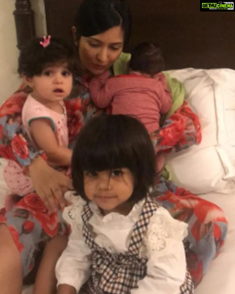 Radhika Pandit Instagram - Happy birthday Ma ❤ Words can't express how much I love you! Thank you for just about everything. Happy birthday to my darling niece Riya ❤️ we love u baby girl. Hope we can see u soon (it's been sooooo long) 😓 #radhikapandit #nimmaRP