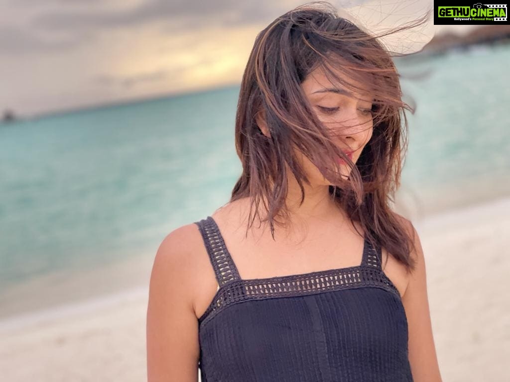 Radhika Pandit Instagram - My kinda messy hair 🥰 #radhikapandit #nimmaRP