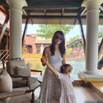 Radhika Pandit Instagram - The effort I had to put in 😅 Phew!! Atleast, now we know it runs in the family 😜 That feeling of Deja vu!! Happy weekend everyone 🙂 #nimmaRP #radhikapandit