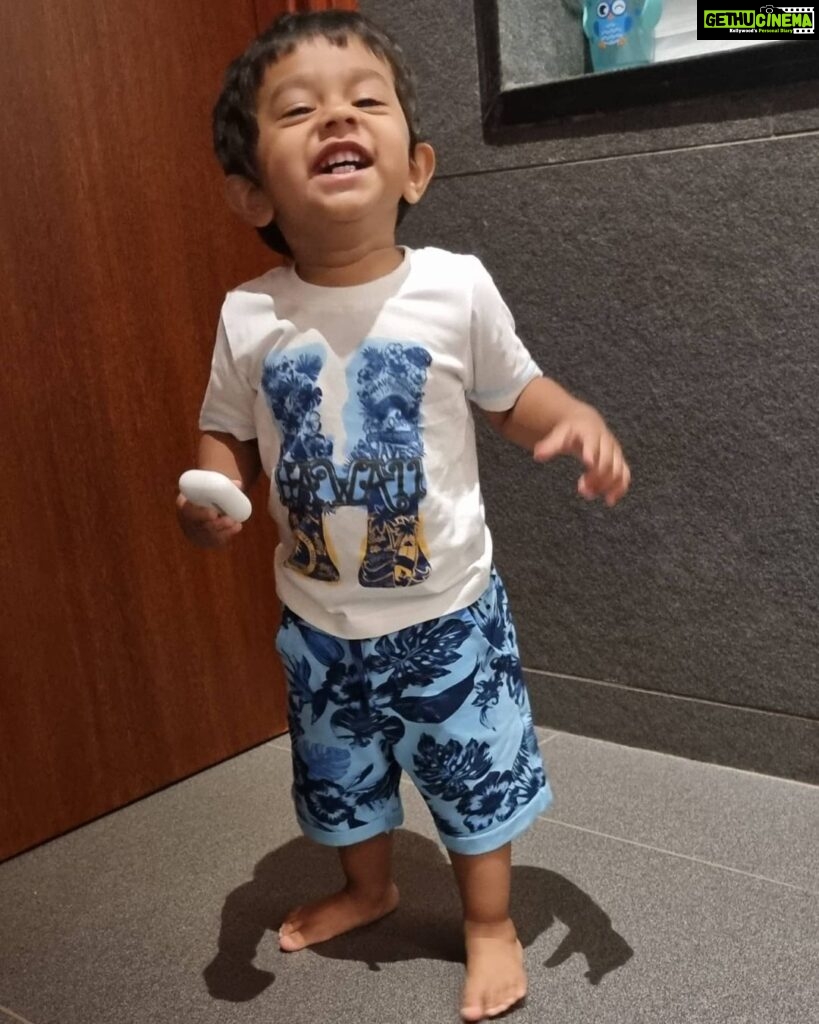 Radhika Pandit Instagram - So.. this is the naughty Yatharv smile after teasing his Dadda.. will upload the video in my next post! 😁 #radhikapandit #nimmaRP