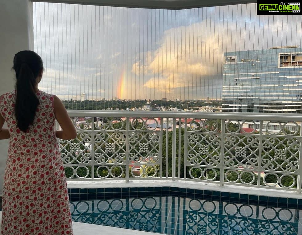 Radhika Pandit Instagram - Look.. who showed up 🌈 #radhikapandit #nimmaRP