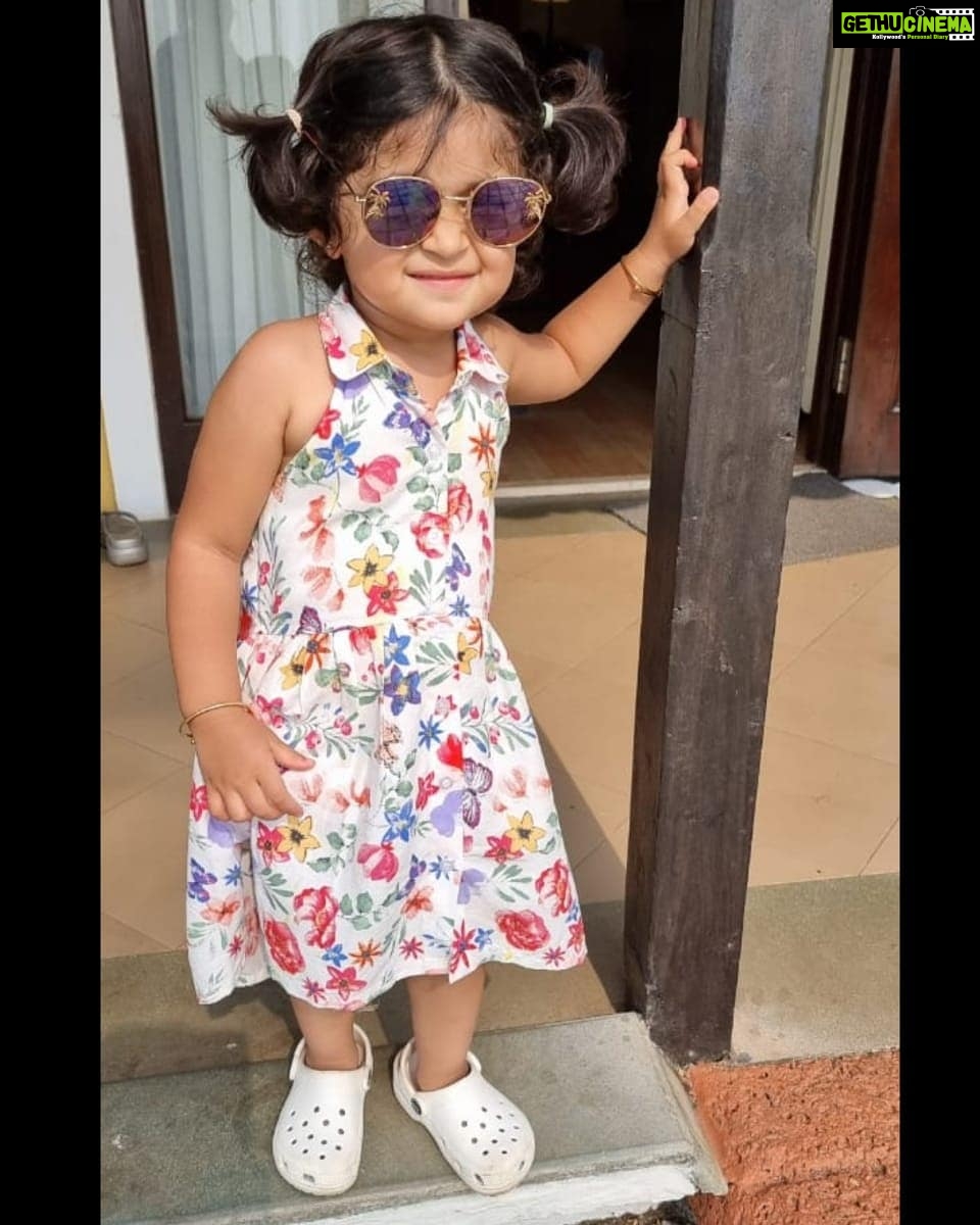 Radhika Pandit Instagram - Look who is Summer ready 😎 Happy Summer everyone! Beat the heat, stay hydrated most importantly stay safe!! #radhikapandit #nimmaRP P.S : Many wanted this pic as a post, so here.. with bonus pics too!! 😀